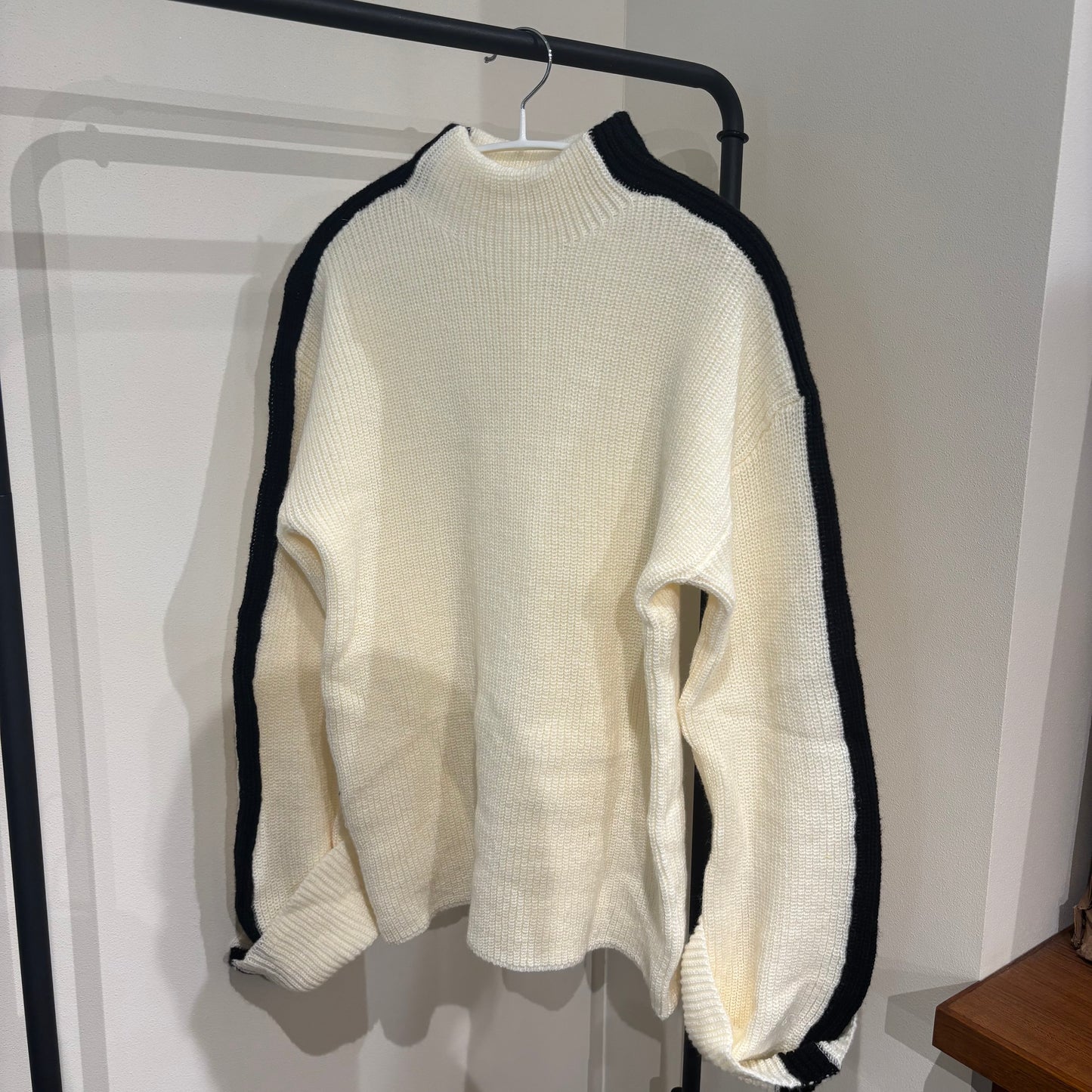 ミッドタートルネックニット