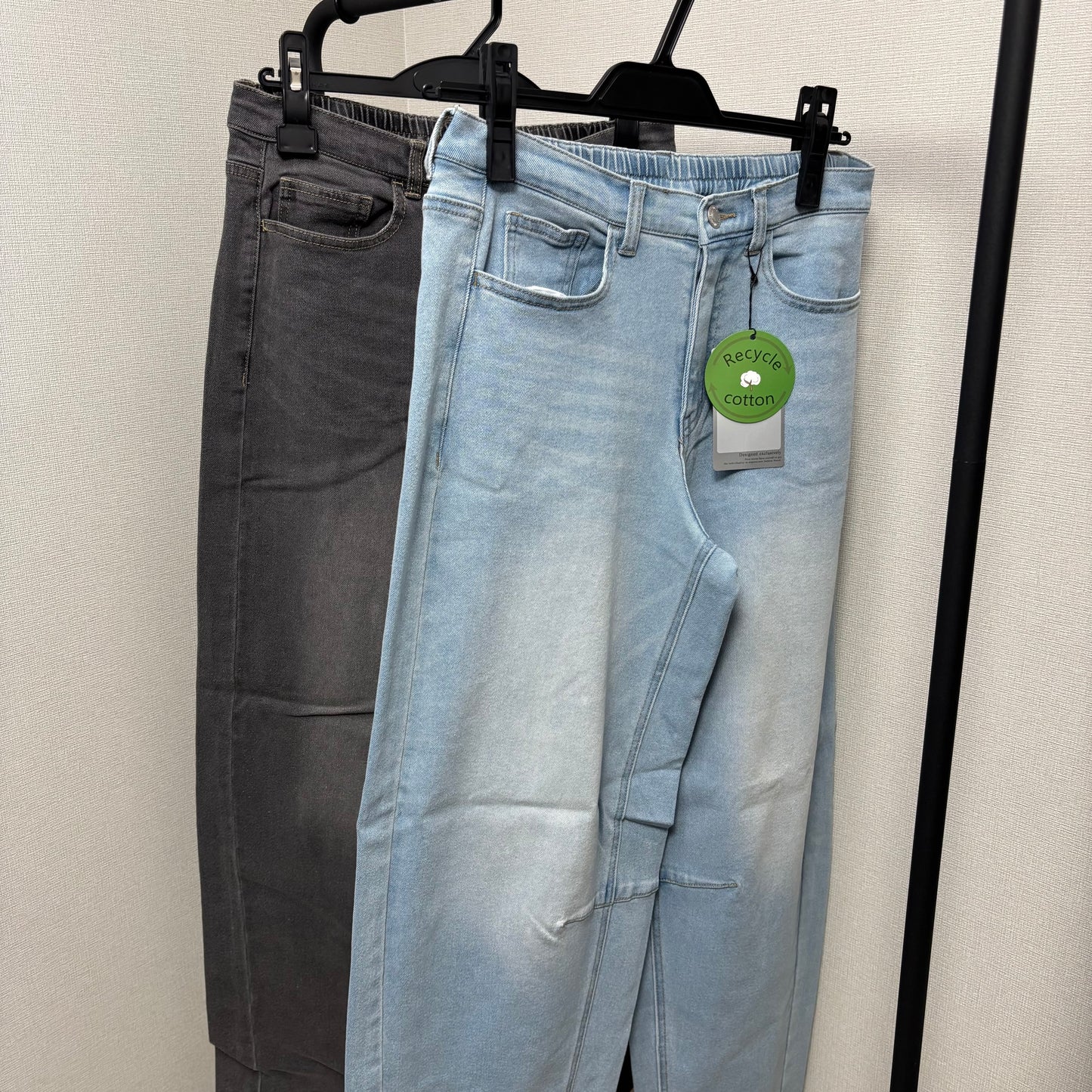 伸びるｽﾄﾚｯﾁが履き心地抜群！バレルデニムパンツ [each]