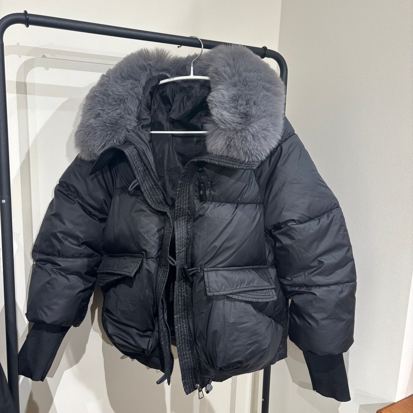 ファー付きダウンジャケット