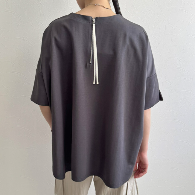 バックジップ ポンチョロゴTシャツ