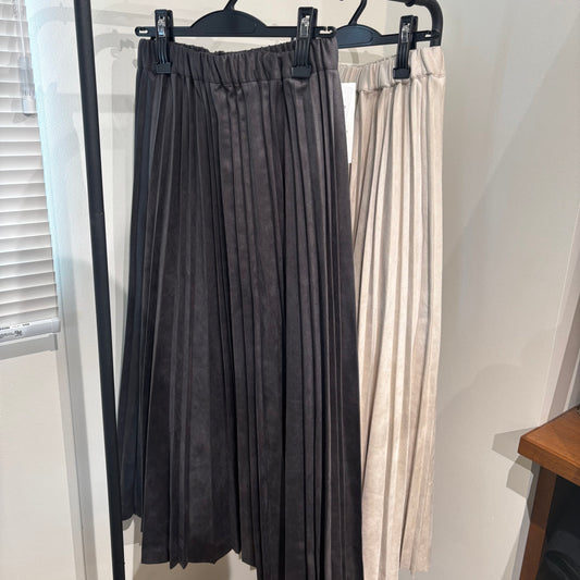 スエードポンチ プリーツスカート [ELENCARE DUE]