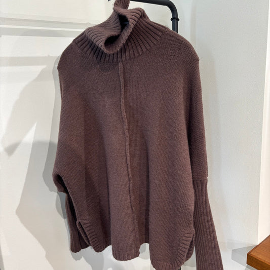 ルーズタートルネックニット