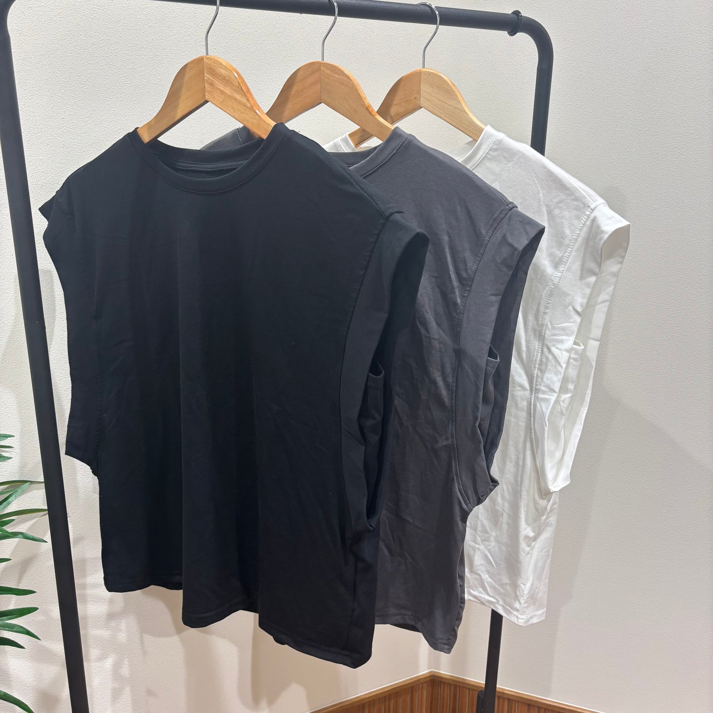 デザインカットスリーブTシャツ