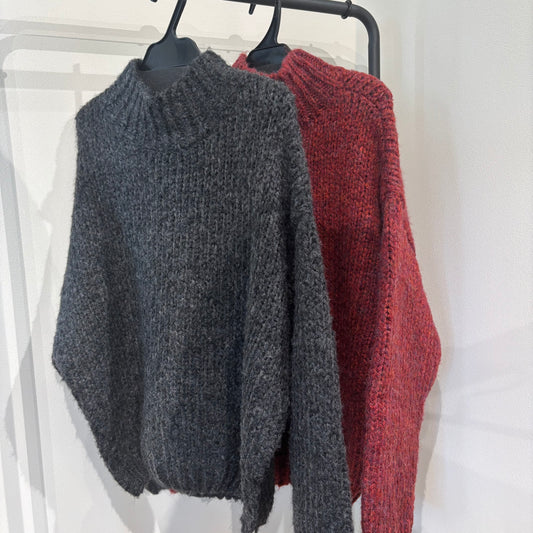 ハイネックルーズニット