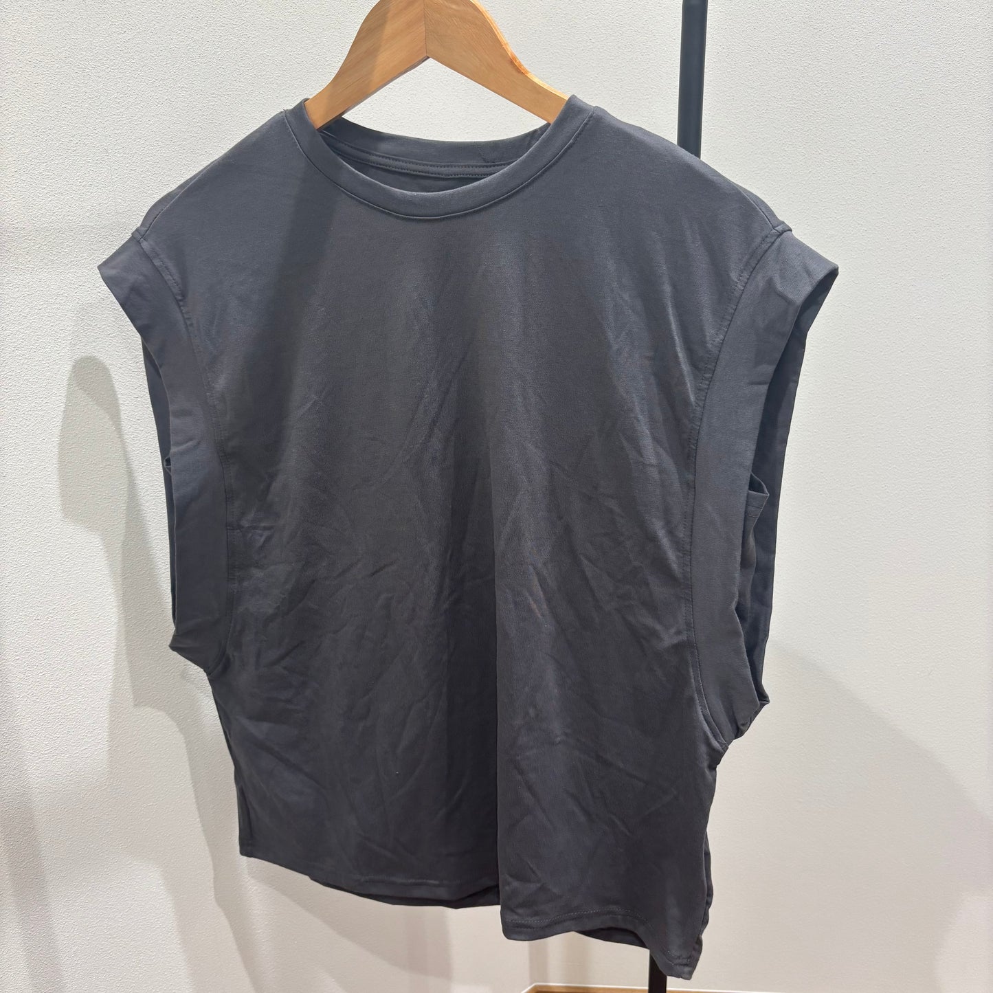 デザインカットスリーブTシャツ