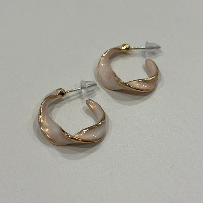 ホワイトフープピアス