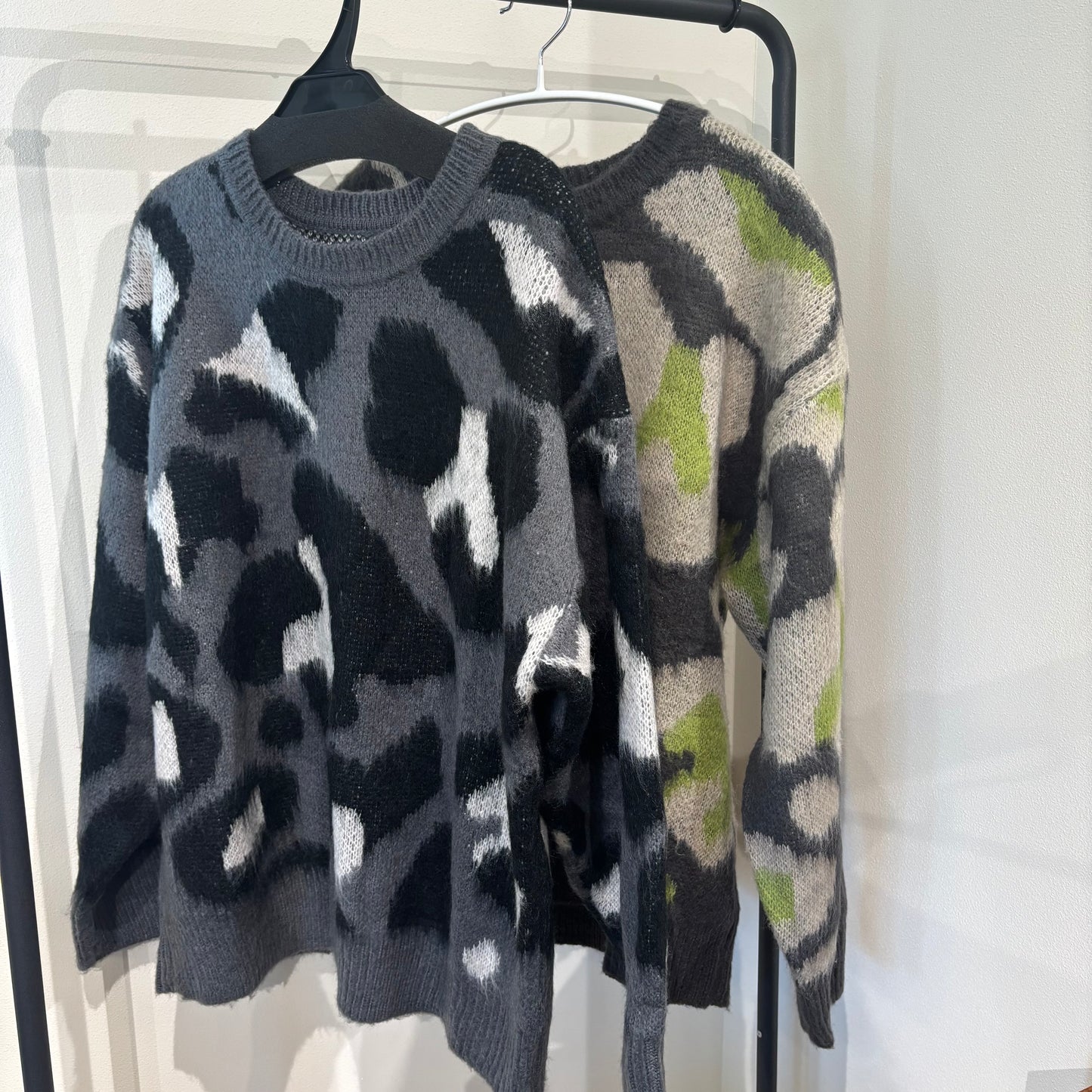 アニマル柄風ニット