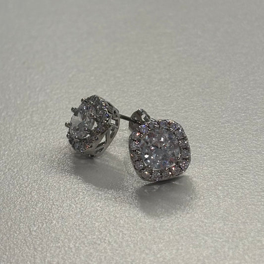 ビジューピアス